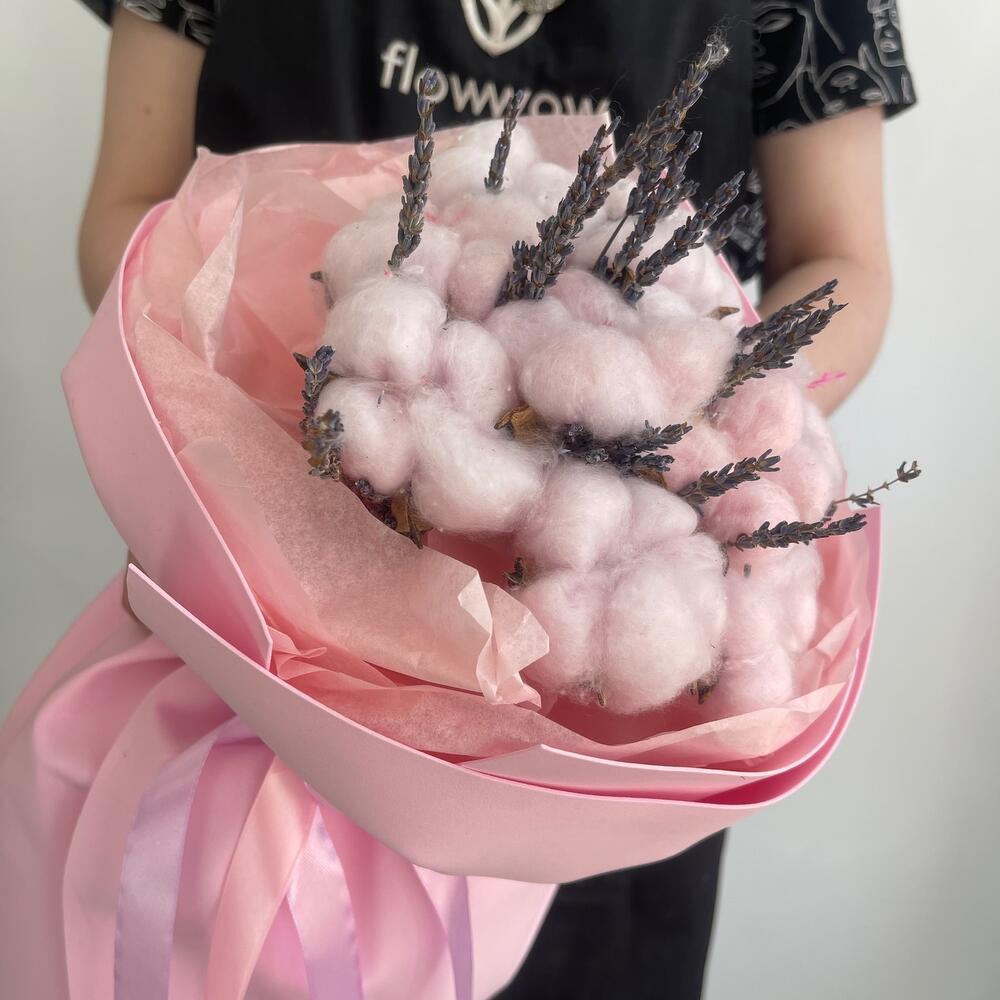 Хлопок и лаванда в дизайнерском оформлении Хлопок и лаванда в дизайнерском оформлении