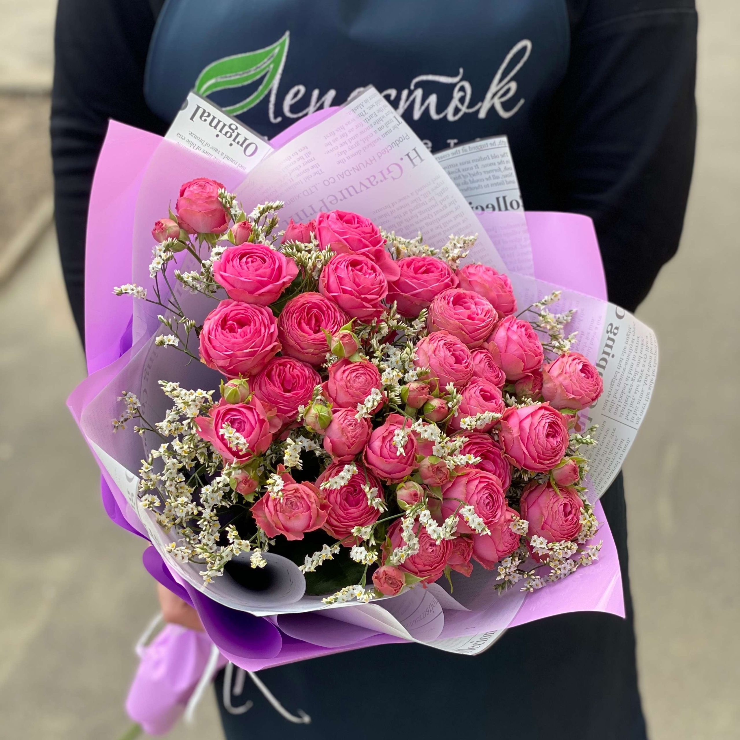 Охапка нежнейших пионовидных роз Жизель